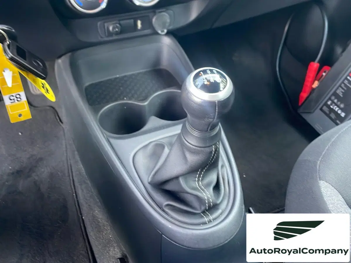 Toyota Aygo X nuova a Roma (13)