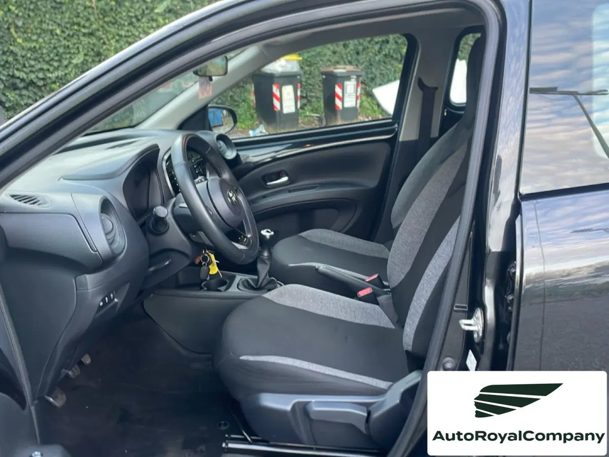 Toyota Aygo X nuova a Roma (9)
