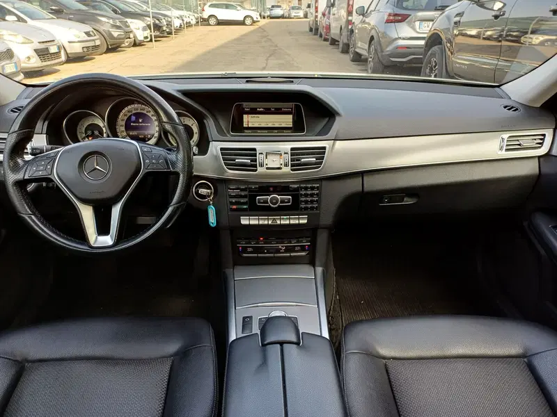 Mercedes-Benz Classe E Station Wagon usata a Modena (10)