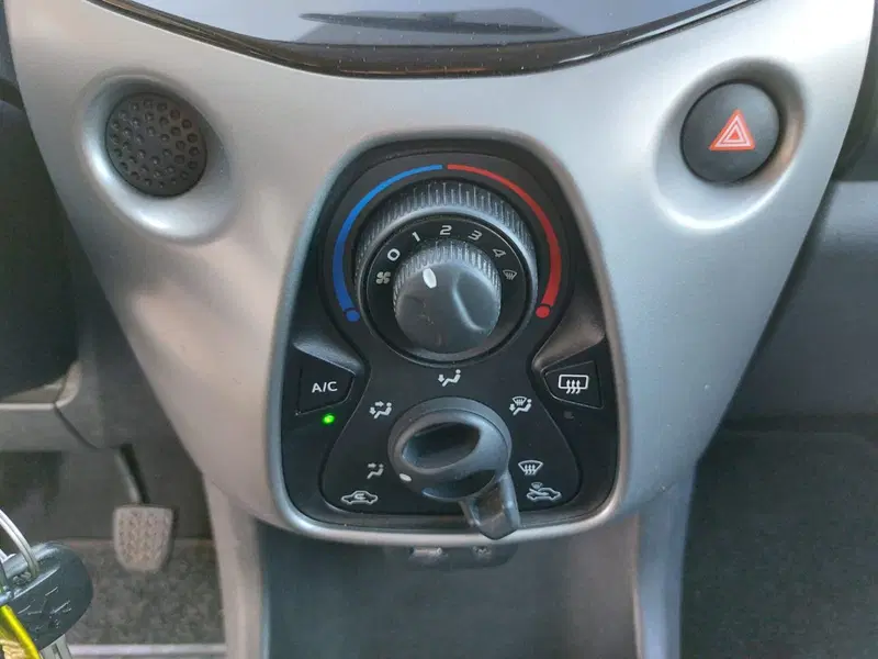 Peugeot 108 usata a Pavia (8)