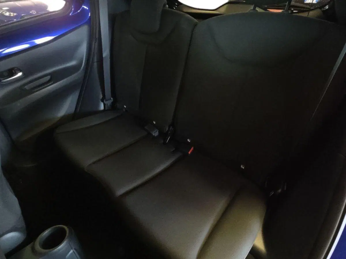 Toyota Aygo X usata a Messina (11)