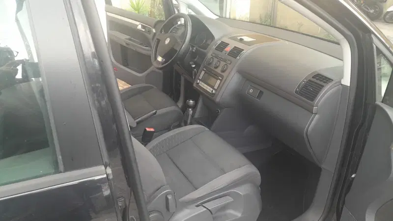 Volkswagen Touran usata a Genova (4)