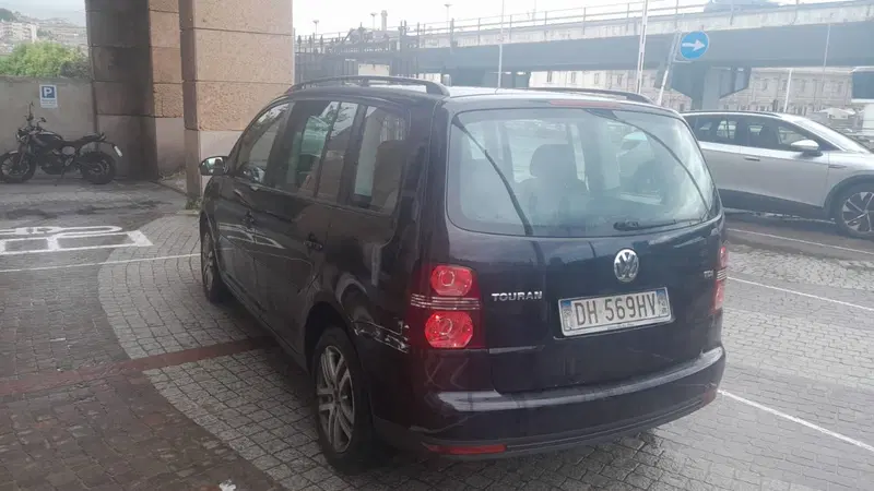Volkswagen Touran usata a Genova (8)