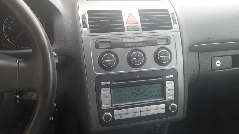 Volkswagen Touran usata a Genova (9)