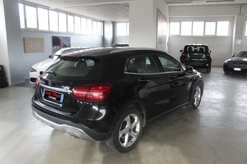 Mercedes-Benz GLA SUV usata a Terni (4)
