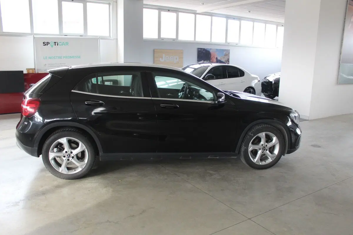 Mercedes-Benz GLA SUV usata a Terni (6)