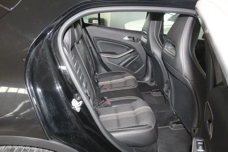 Mercedes-Benz GLA SUV usata a Terni (9)