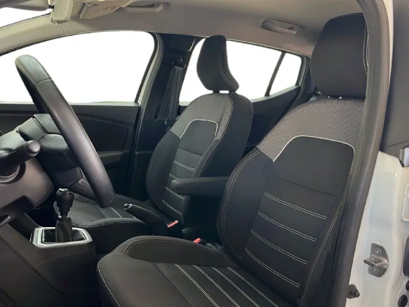 Dacia Sandero usata a Roma (12)