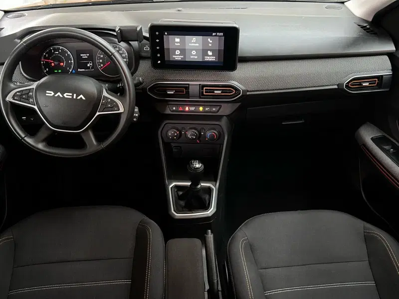 Dacia Sandero usata a Roma (11)