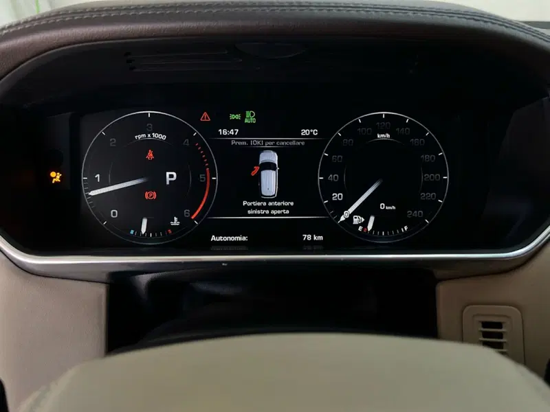 Land Rover Range Rover usata a Roma (13)