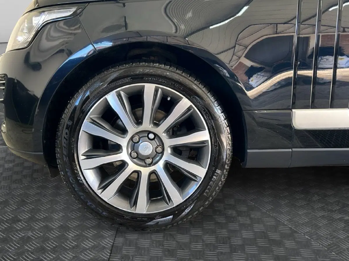 Land Rover Range Rover usata a Roma (9)