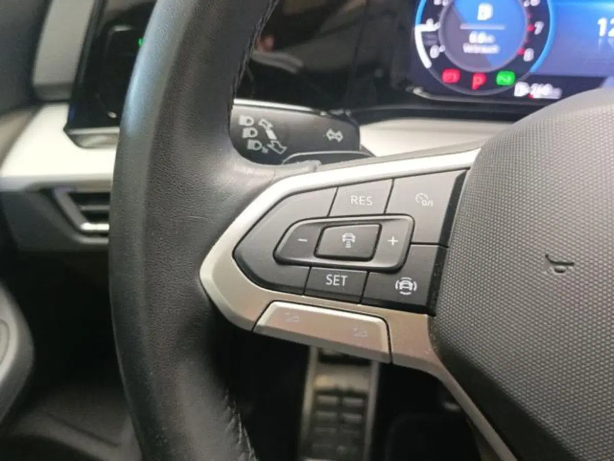 Volkswagen Golf Variant usata a Milano (10)