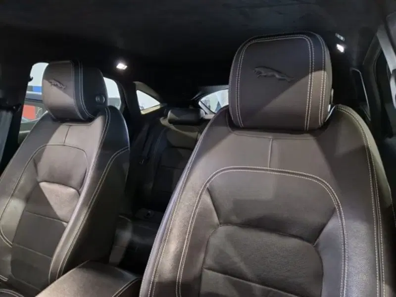 Jaguar E-Pace usata a Livorno (15)