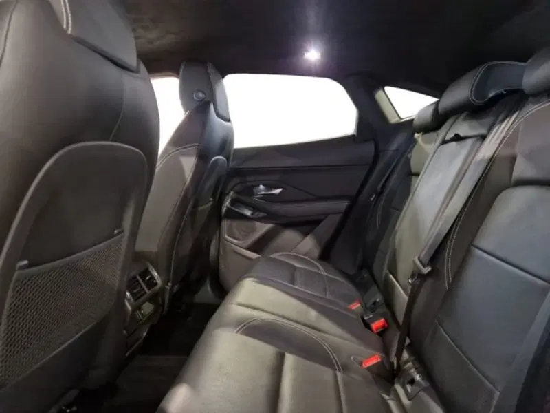 Jaguar E-Pace usata a Livorno (18)
