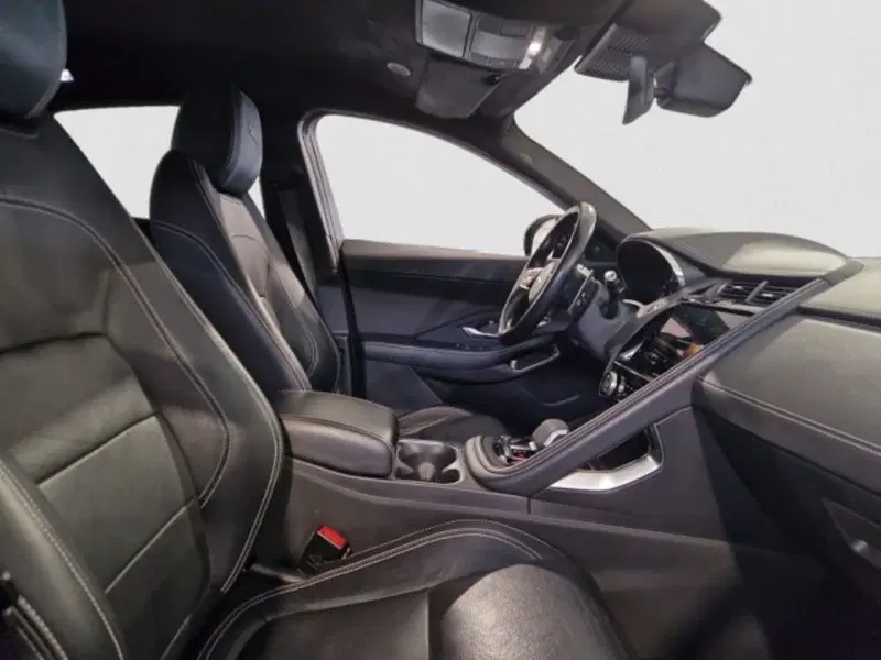 Jaguar E-Pace usata a Livorno (4)
