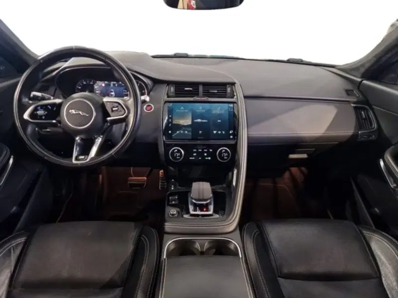 Jaguar E-Pace usata a Livorno (5)