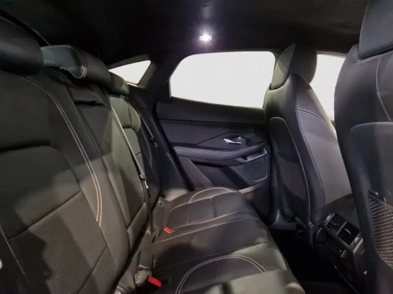 Jaguar E-Pace usata a Livorno (6)