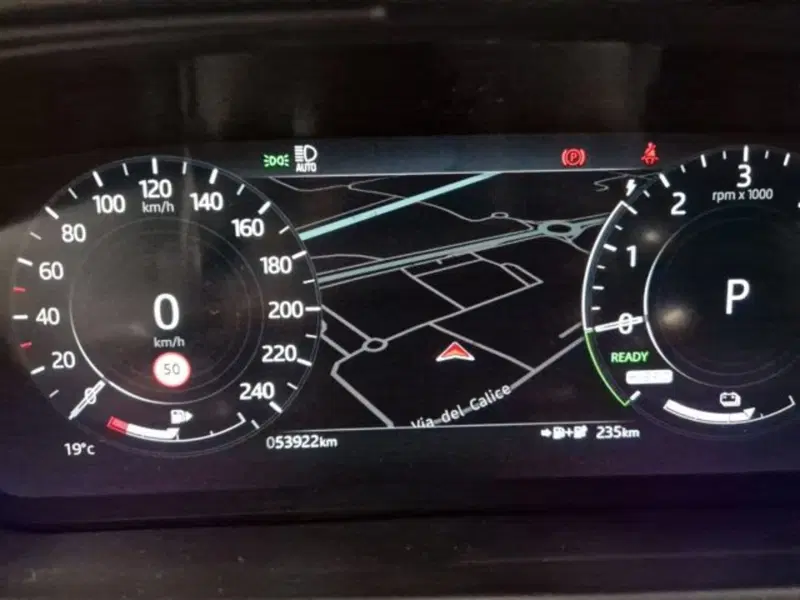 Land Rover Range Rover Velar usata a Livorno (11)