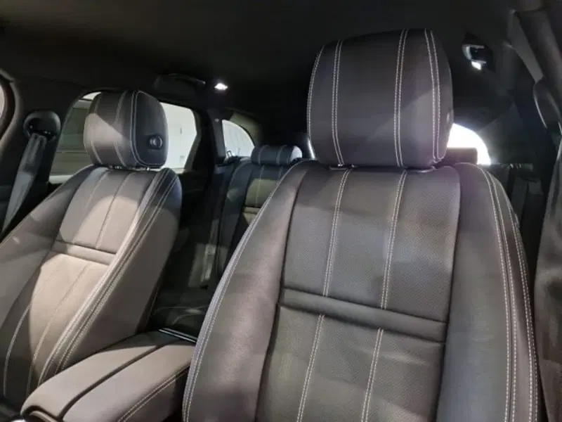 Land Rover Range Rover Velar usata a Livorno (15)