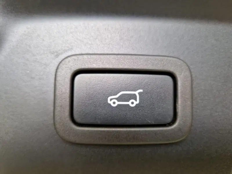 Land Rover Range Rover Velar usata a Livorno (20)