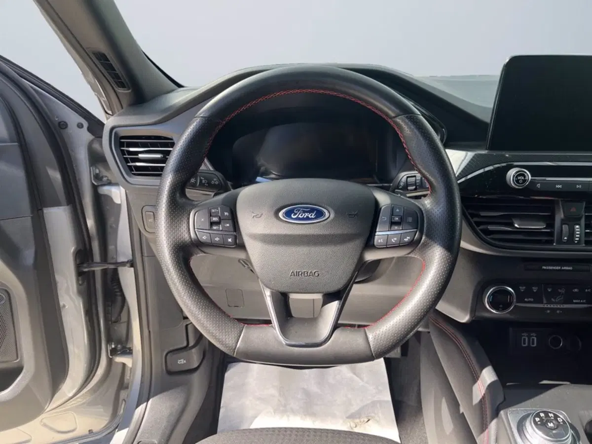 Ford Kuga usata a Milano (13)