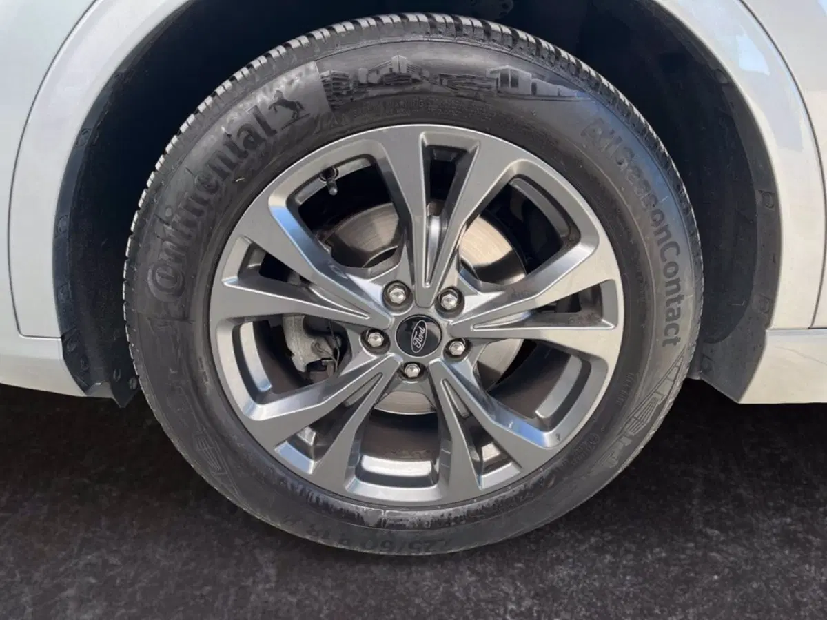 Ford Kuga usata a Milano (9)