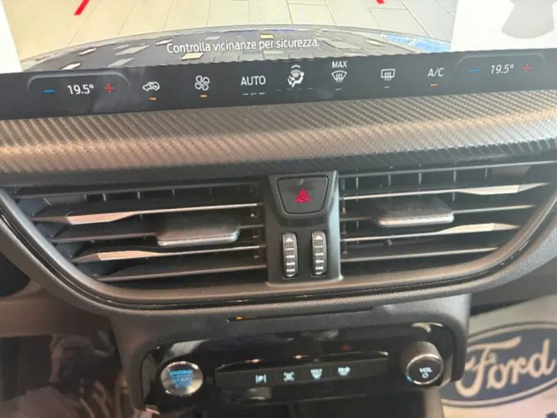 Ford Kuga nuova a Cuneo (15)