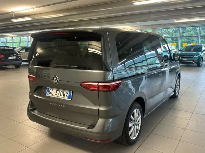 Volkswagen Multivan usata a Cuneo (7)