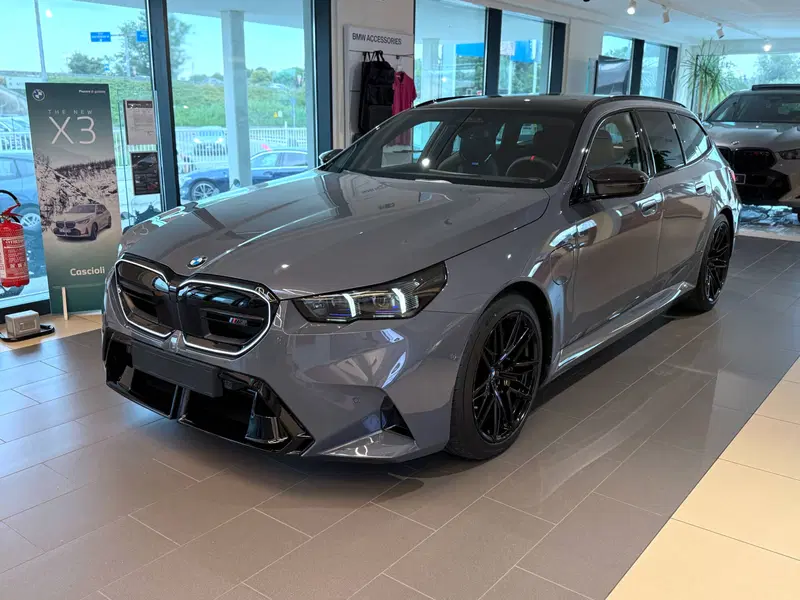 BMW Serie 5 Touring nuova a Ascoli Piceno
