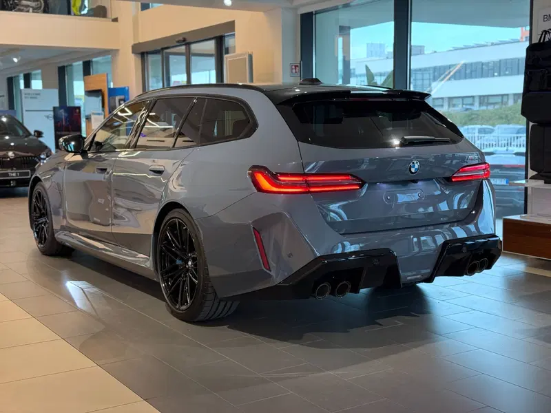 BMW Serie 5 Touring nuova a Ascoli Piceno (10)