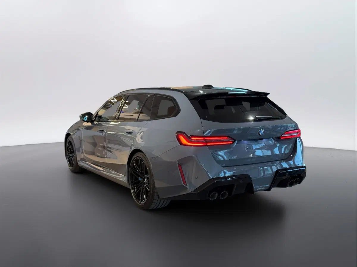 BMW Serie 5 Touring nuova a Ascoli Piceno (12)
