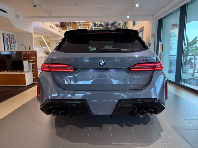 BMW Serie 5 Touring nuova a Ascoli Piceno (13)