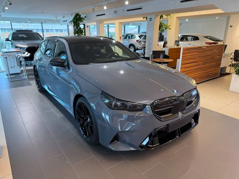 BMW Serie 5 Touring nuova a Ascoli Piceno (14)