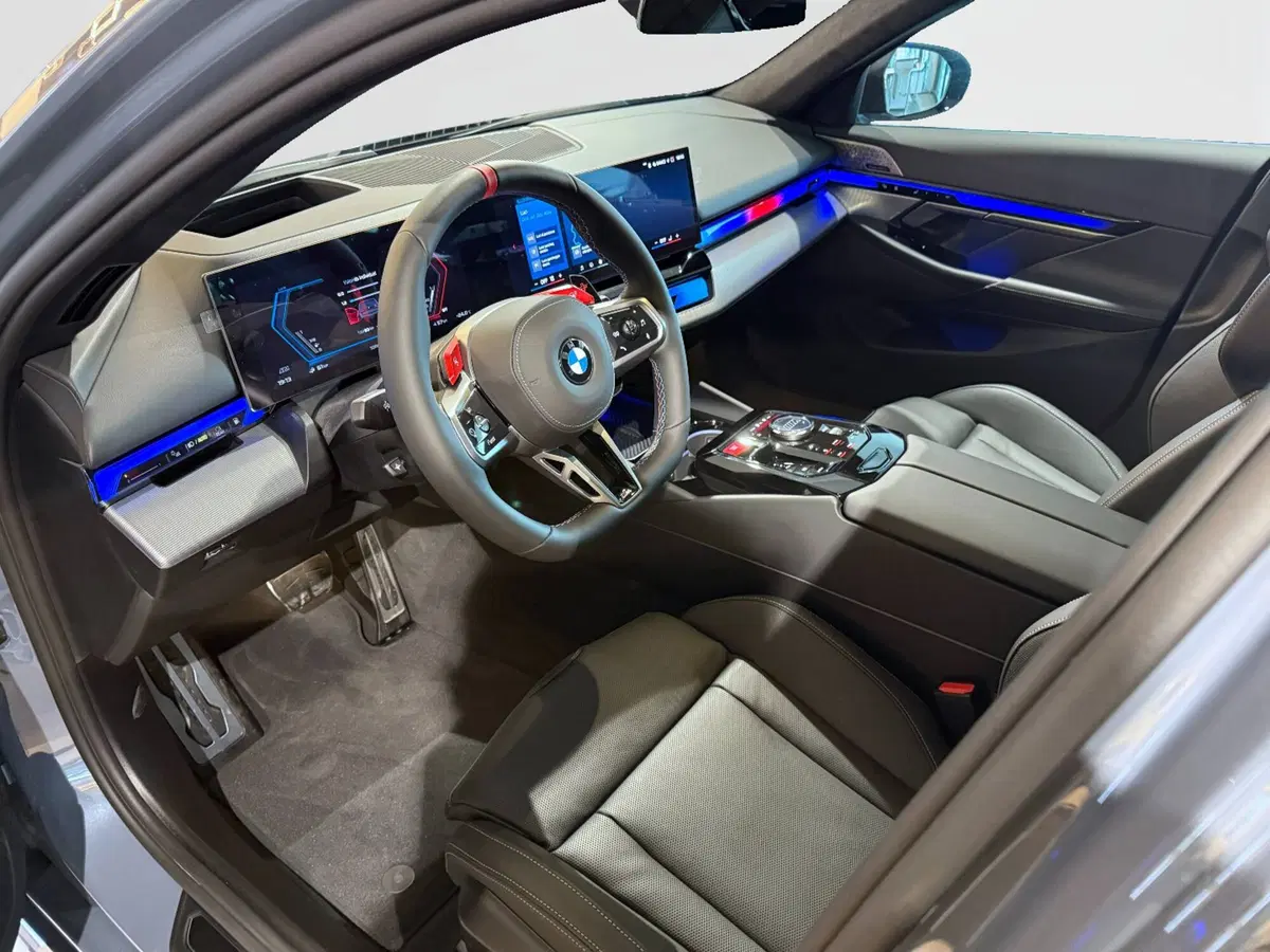 BMW Serie 5 Touring nuova a Ascoli Piceno (15)