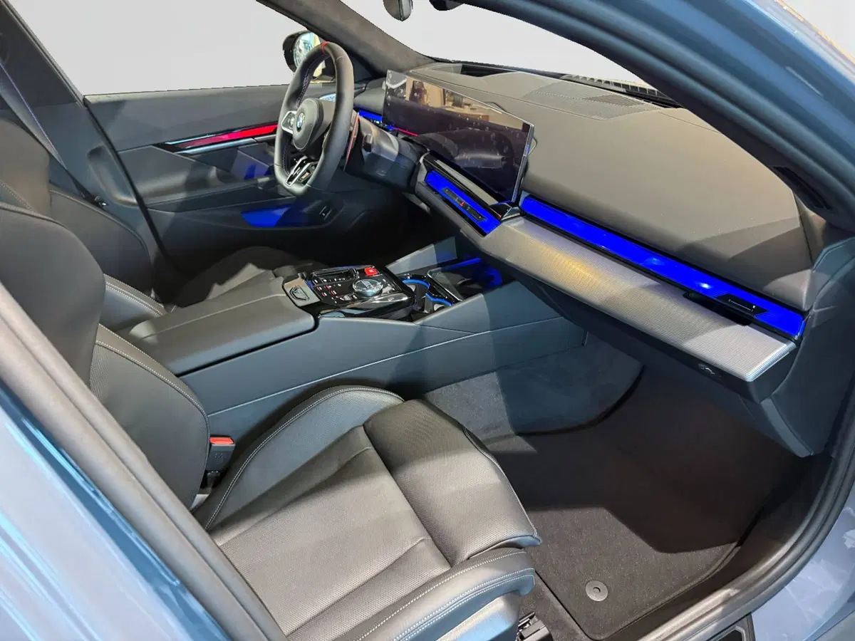 BMW Serie 5 Touring nuova a Ascoli Piceno (17)