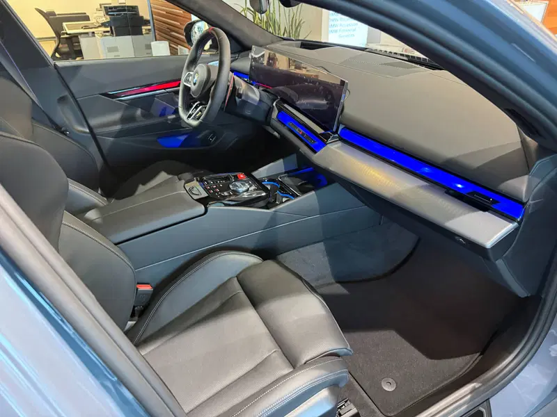 BMW Serie 5 Touring nuova a Ascoli Piceno (17)