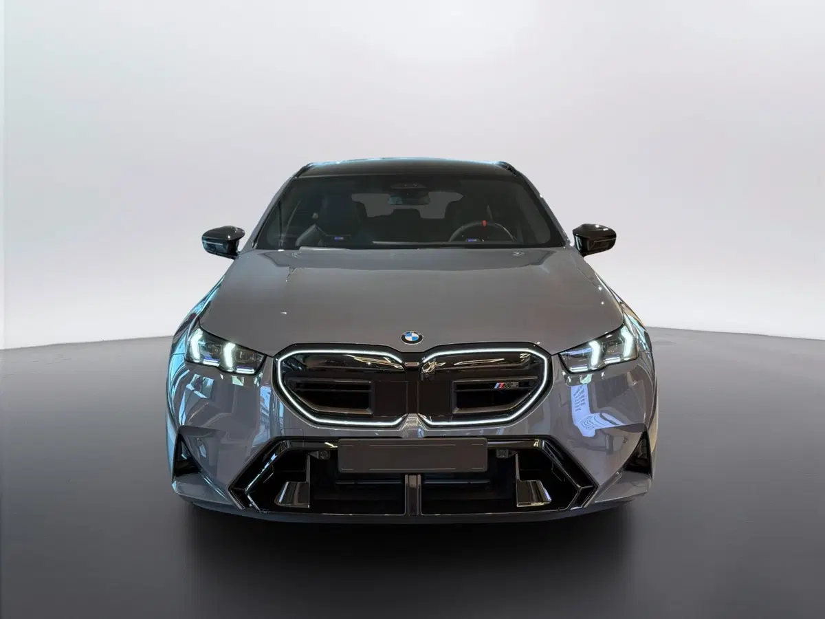 BMW Serie 5 Touring nuova a Ascoli Piceno (2)