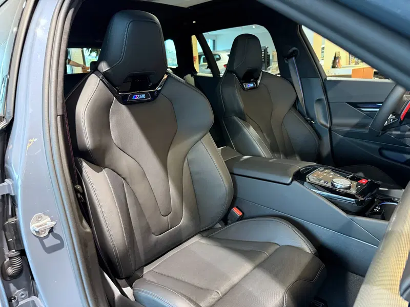 BMW Serie 5 Touring nuova a Ascoli Piceno (20)