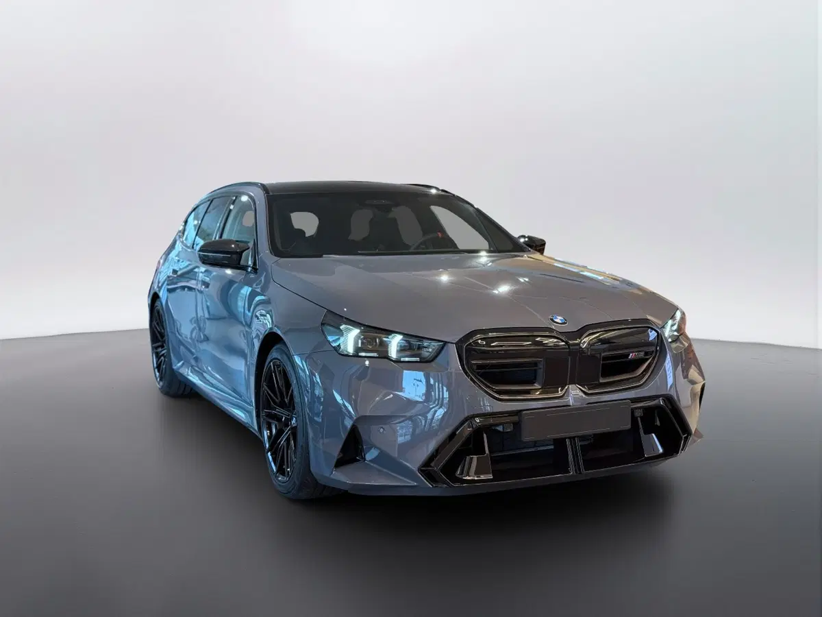 BMW Serie 5 Touring nuova a Ascoli Piceno (3)