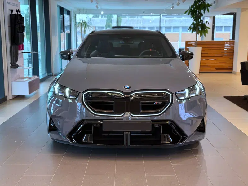 BMW Serie 5 Touring nuova a Ascoli Piceno (5)