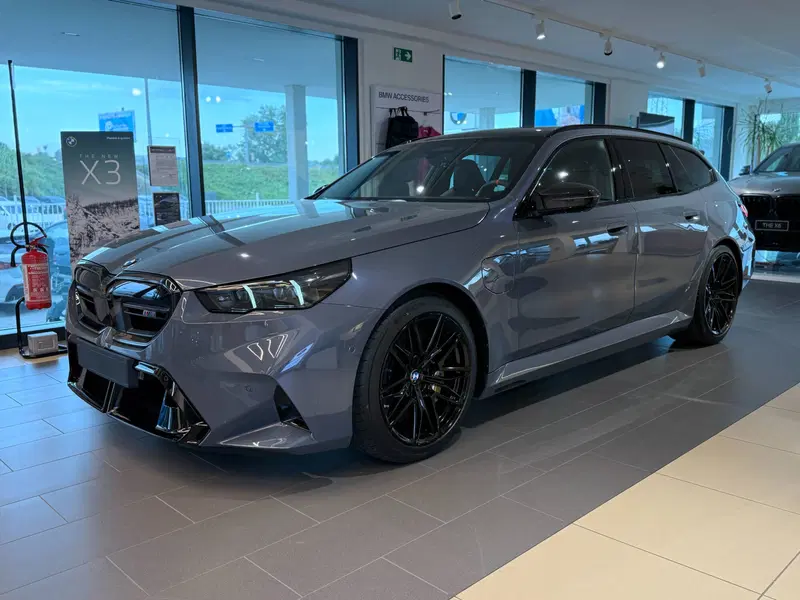 BMW Serie 5 Touring nuova a Ascoli Piceno (9)