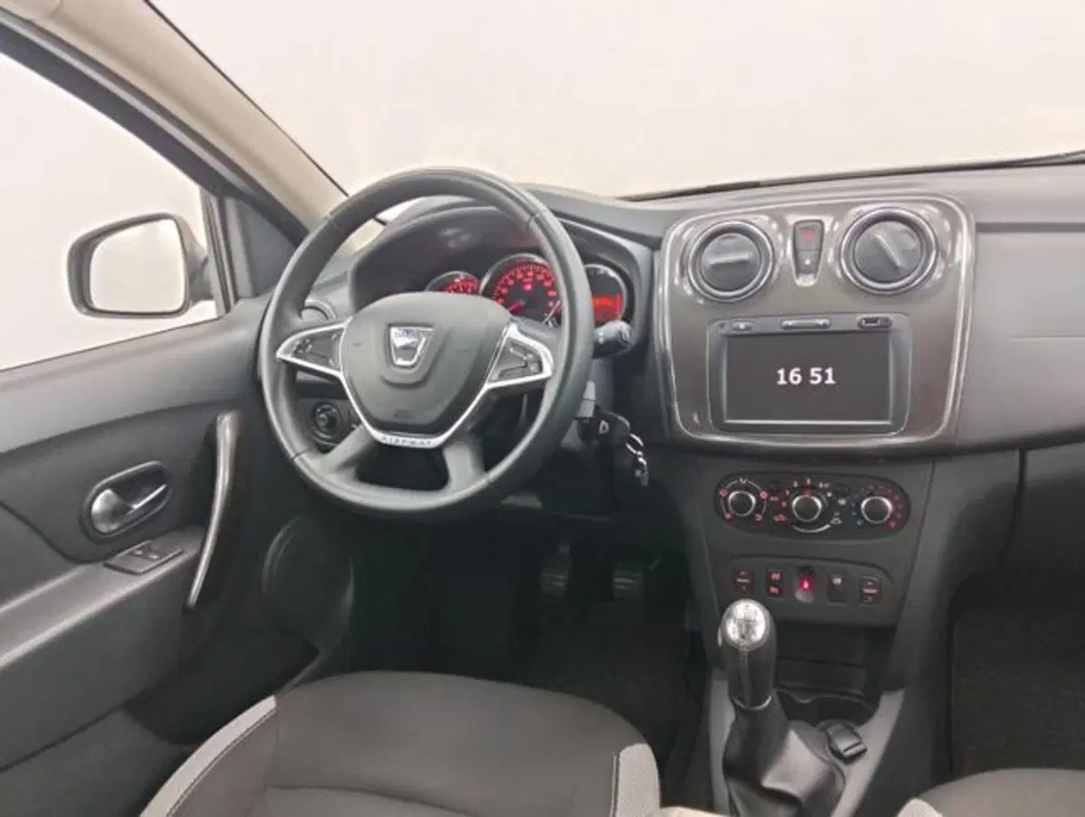 Dacia Sandero usata a Como (10)
