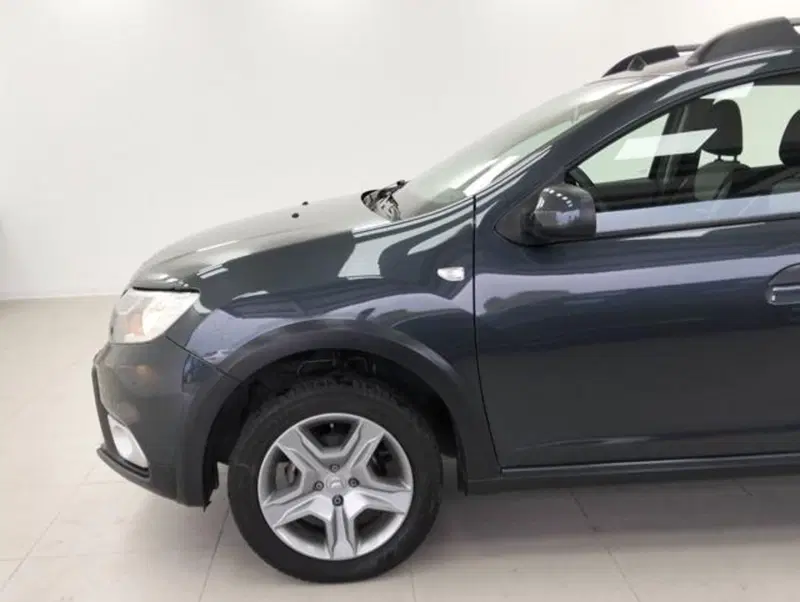 Dacia Sandero usata a Como (9)
