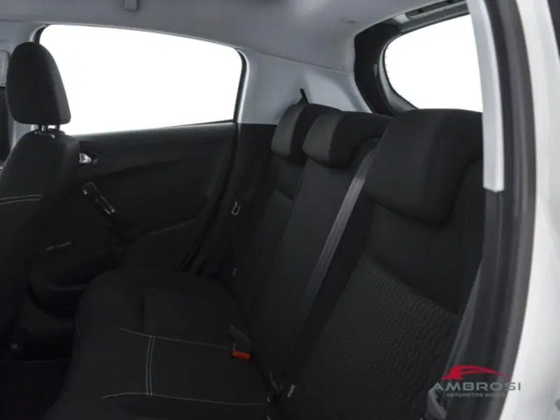 Peugeot 208 usata a Perugia (10)
