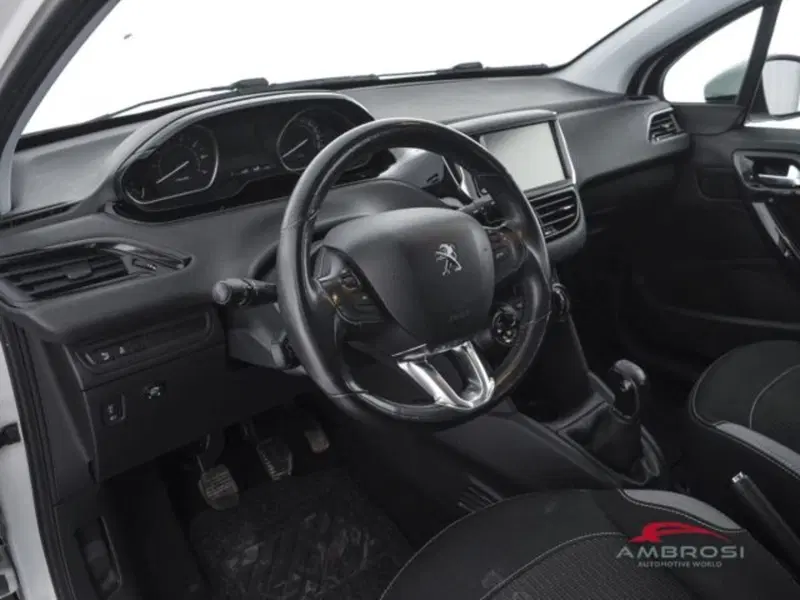 Peugeot 208 usata a Perugia (8)
