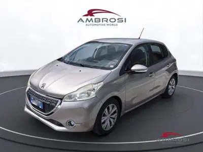 Peugeot 208 e-HDi 92 CV Stop&amp;Start 5 porte Allure del 2012 usata a Corciano