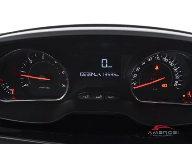 Peugeot 208 usata a Perugia (13)