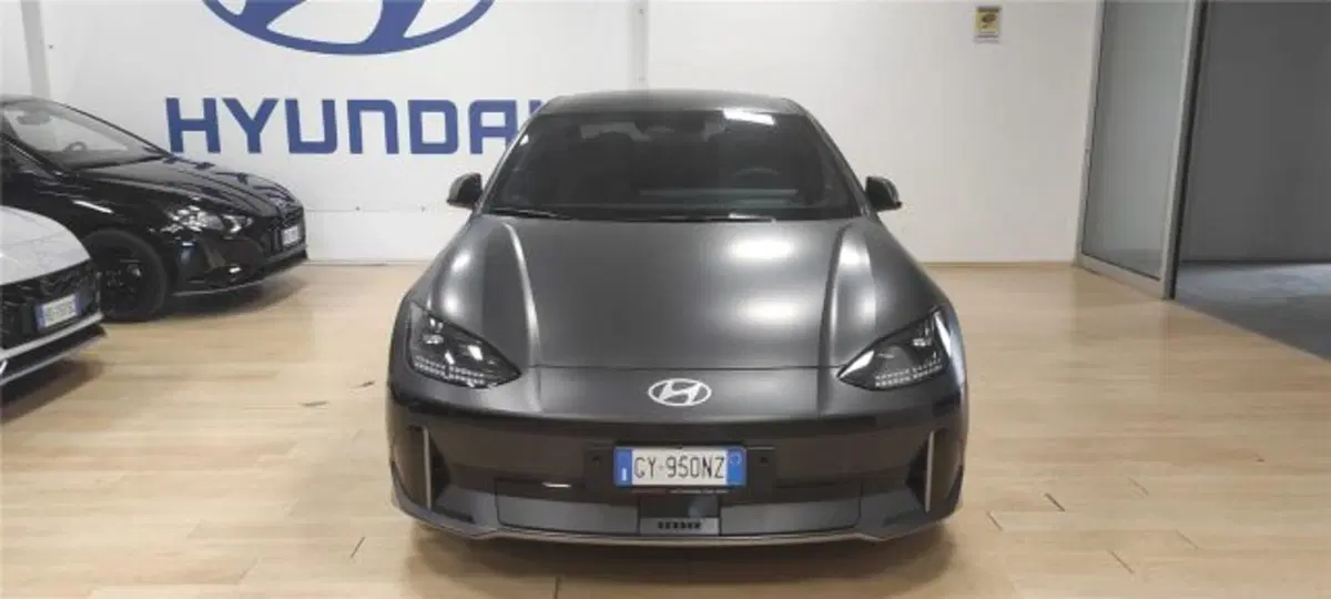 Hyundai Ioniq 5 nuova a Bari (2)