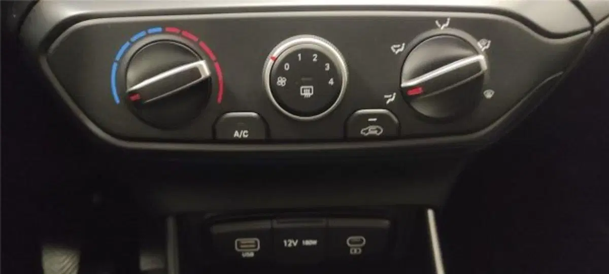 Hyundai i20 nuova a Bari (12)