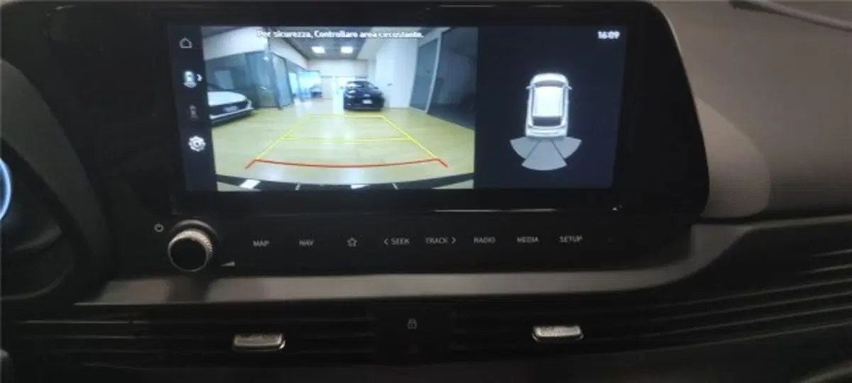 Hyundai i20 nuova a Bari (16)